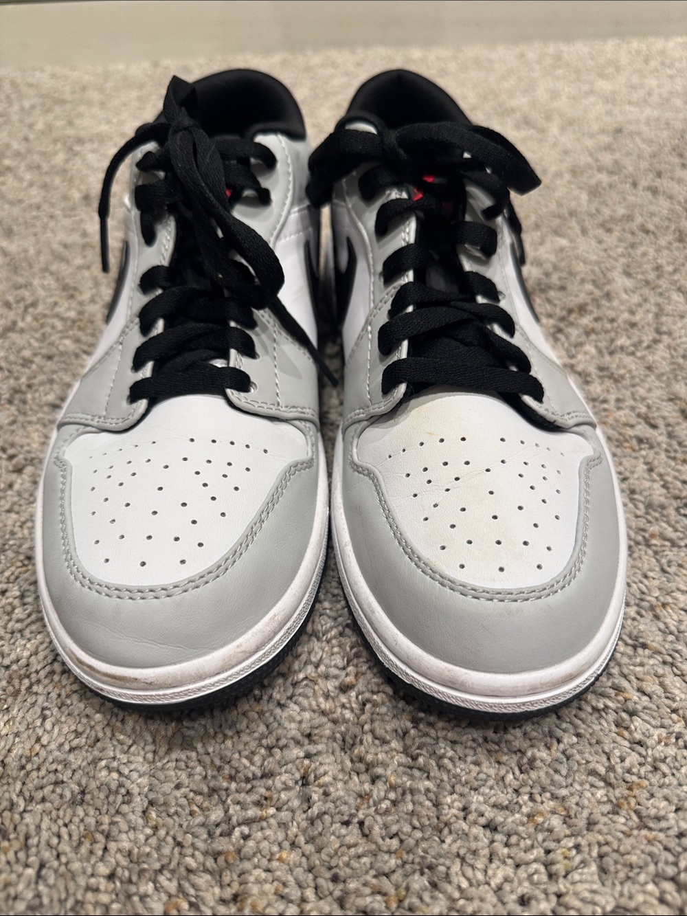 Jordan Low-Top Sneakers in Light Gray, White and Black